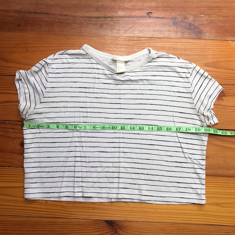 Nike and H&M Black and White Crop Top Bundle, EUC, S - Picture 4 of 15